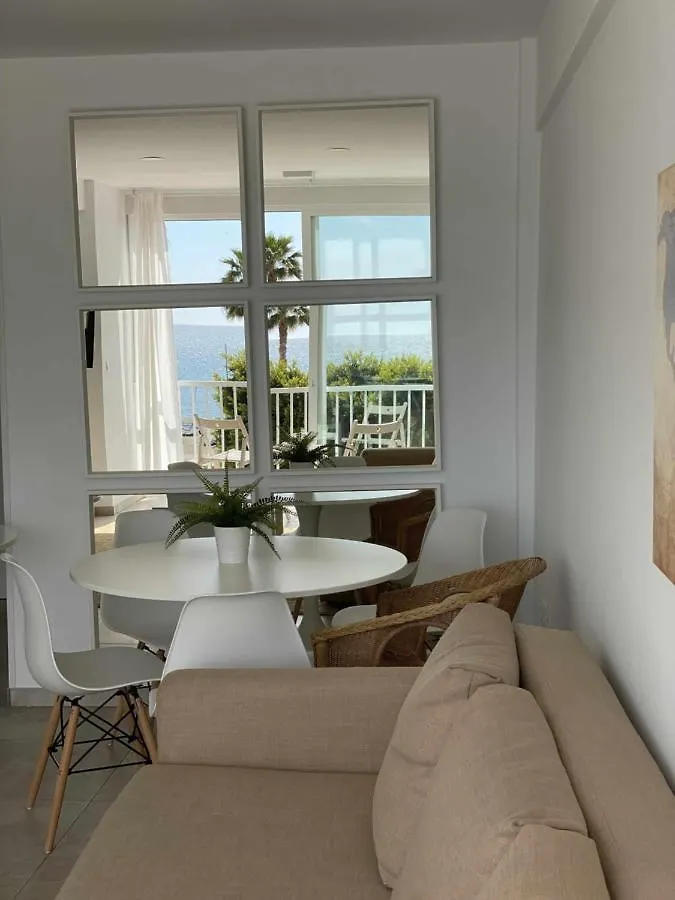 Apartamento 2 Habitaciones Frontal Al Mar 3 Torre Del Mar Spain