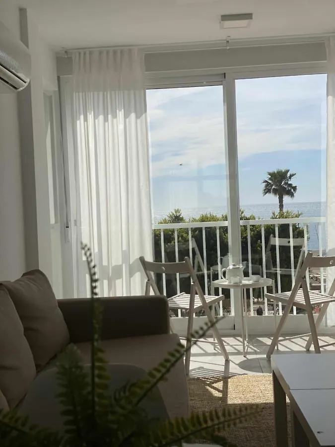 Apartamento 2 Habitaciones Frontal Al Mar 3 Torre Del Mar 0*,  Spain